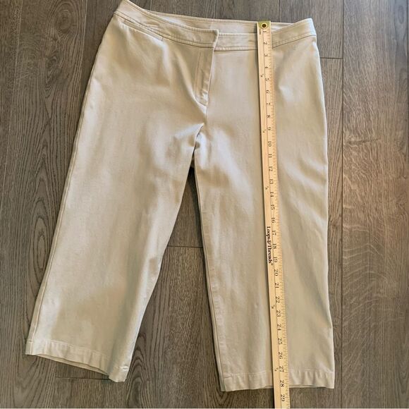 CHICO’S Crop pants women’s size 1.5 or  M/10 Tan flat front wide leg. - Picture 11 of 13